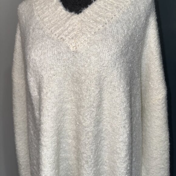 Aerie Teddy V Neck Boucle Sweater With Ribbed Trim In Natural Size XL - Picture 3 of 9